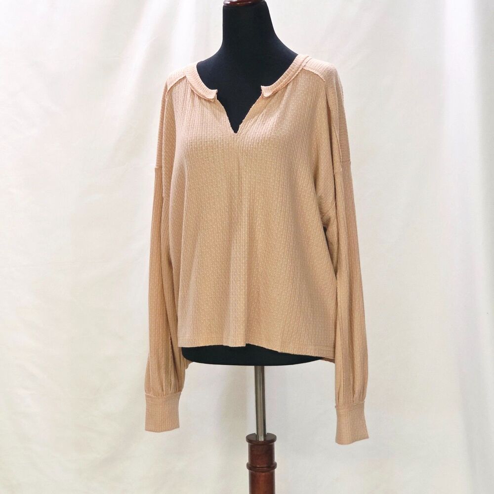NWT Blu Pepper Waffle Knit Top L Neutral Tan Split Neck Long Sleeve Casual Cozy - Picture 2 of 9